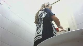 Pregnant girl pooping