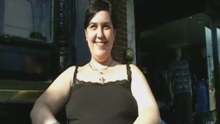 Amateur brunette peeing