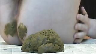 Green shit from her hairy ass