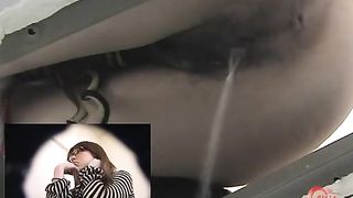 Sexy Asian girl pooping