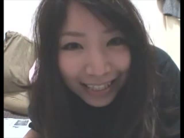 Sexy Asian girls pooping