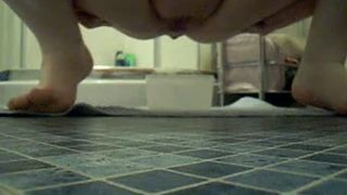 Sexy girl pooping