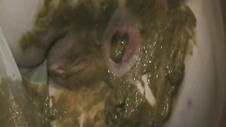Sexy girl pooping creamy shit