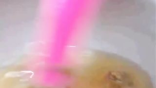 Latina drinking scat