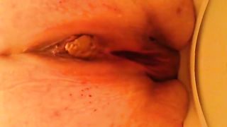 BBW pooping