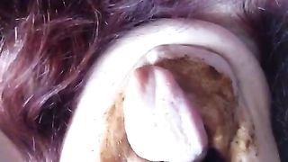 Licking her shitty face