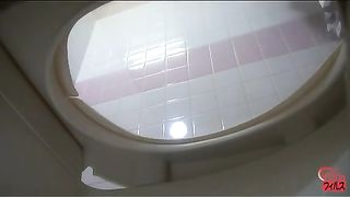 Sexy Japanese girls pooping