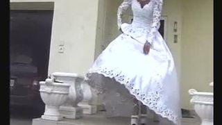 Bride pooping before the wedding