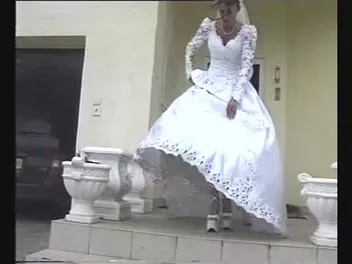 Bride pooping before the wedding