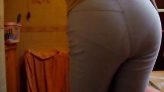 Pooping in yoga pants