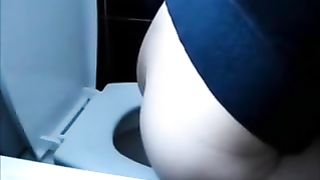 toilet poop and wiping her ass