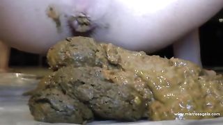 Creamy poop